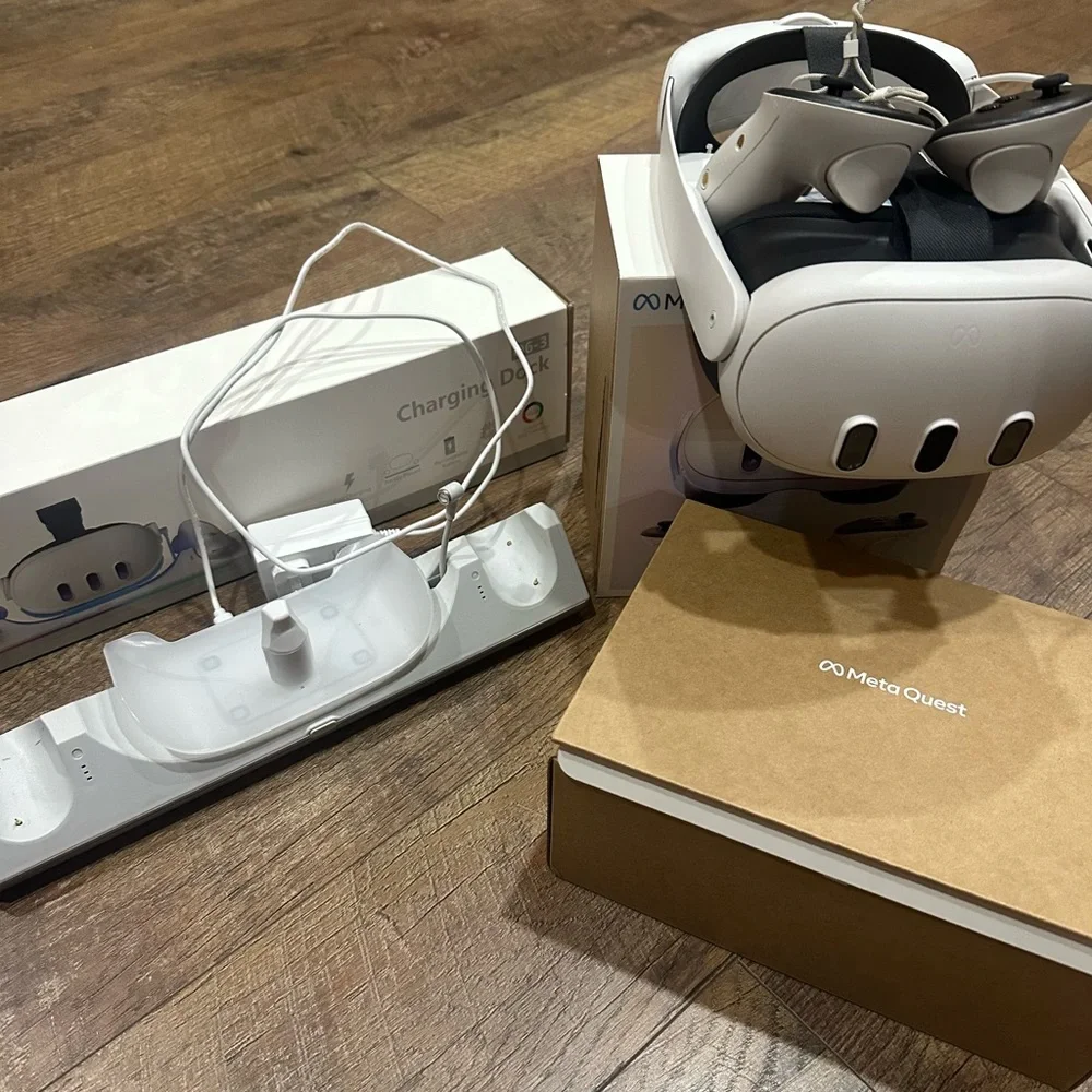 Meta Quest VR Headset with Charging Dock - White